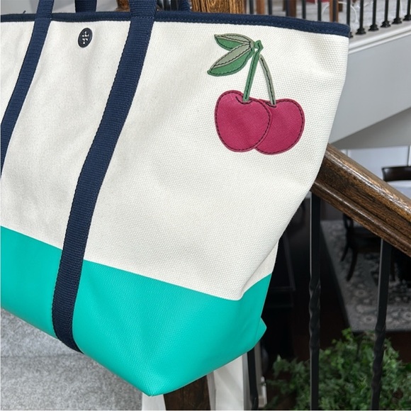 Tory Burch Penn Appliqué Tote - Picture 4 of 11